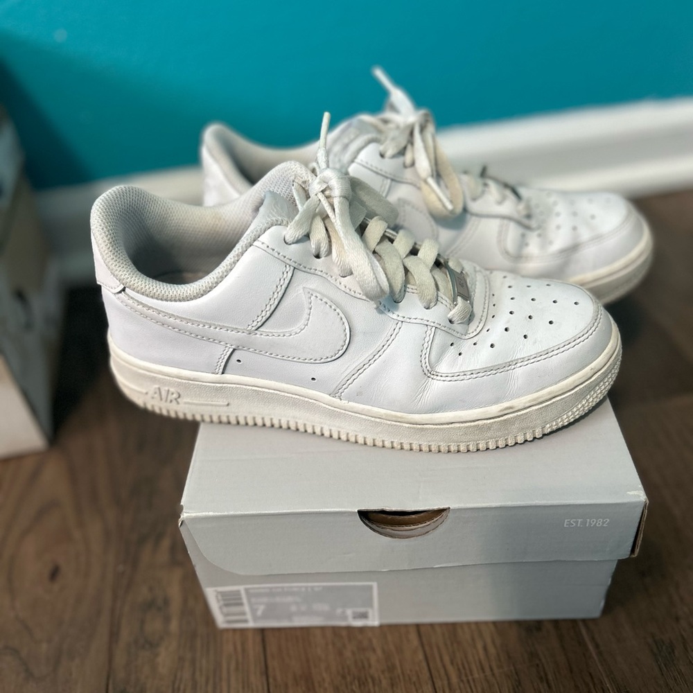 Nike White Air Force one Sneakers sz:7